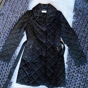 T Tahari quilted coat with a shawl collar.
